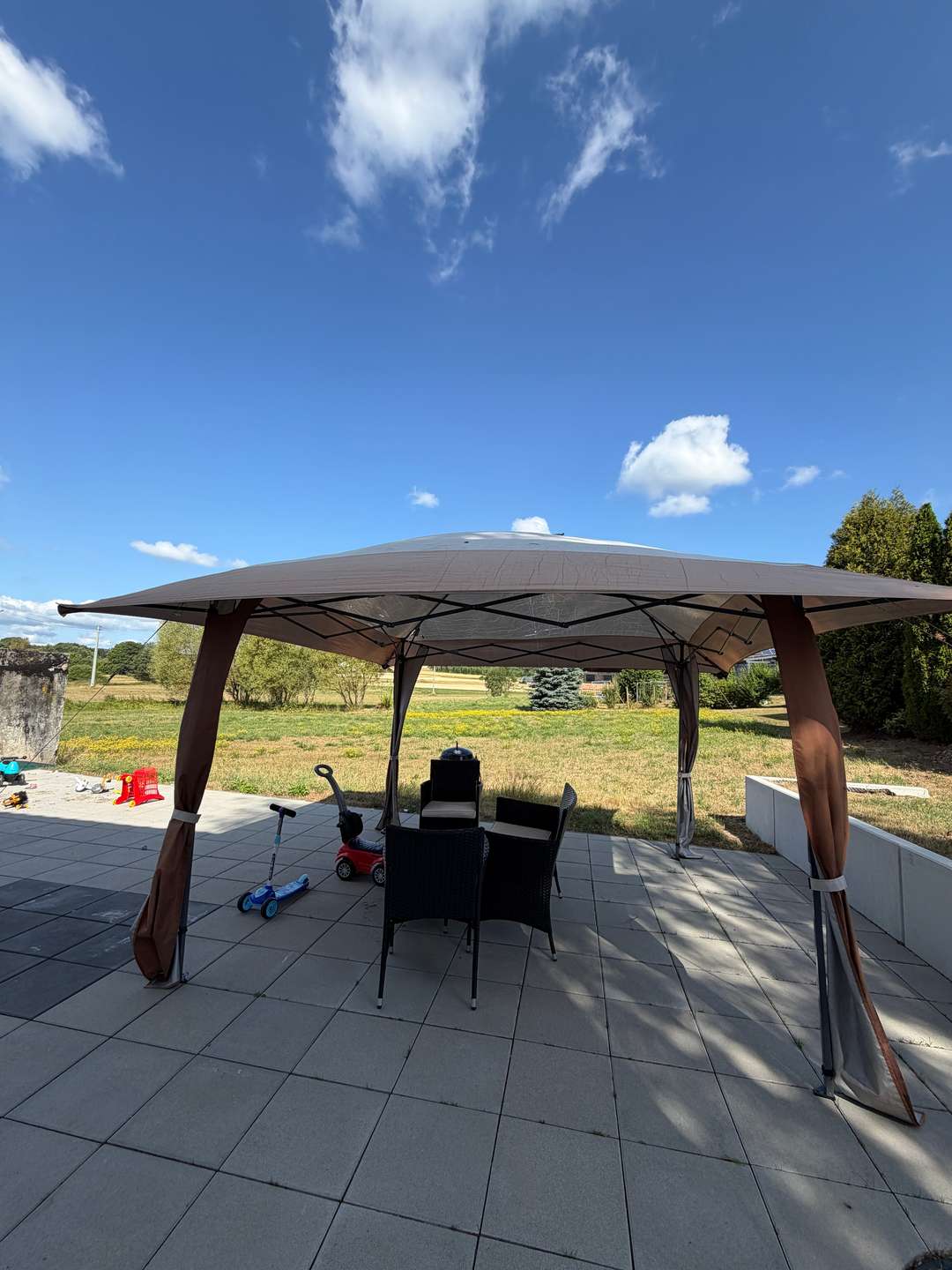 Terrasse mit Pergola